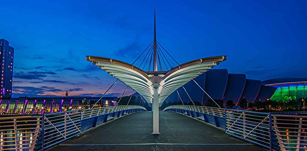 Bell's Bridge Gullwing Covered Walkway - Glasgow